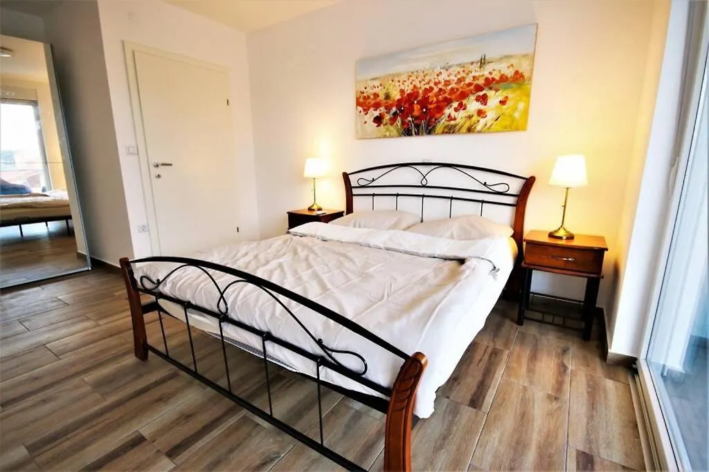 New Villa With Pool Barbariga