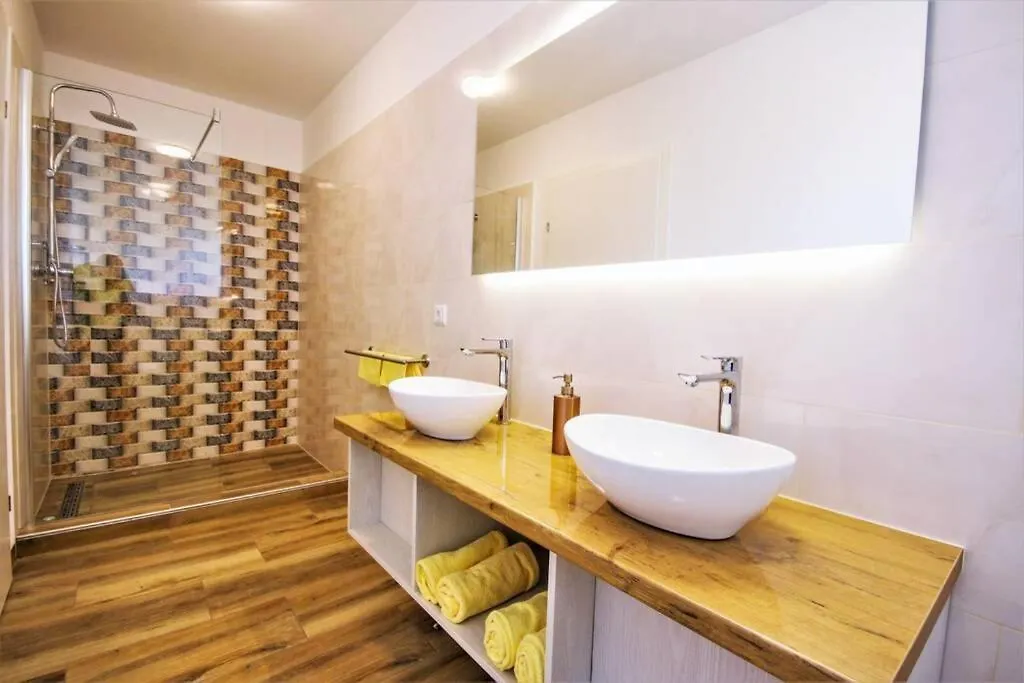 New Villa With Pool Barbariga