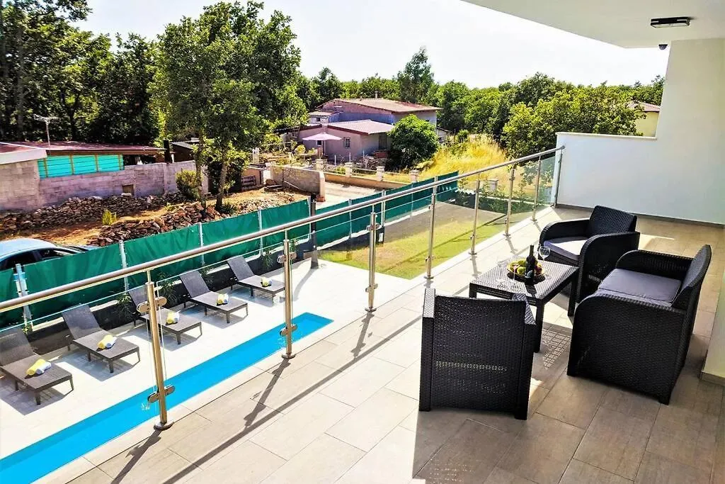New Villa With Pool Barbariga