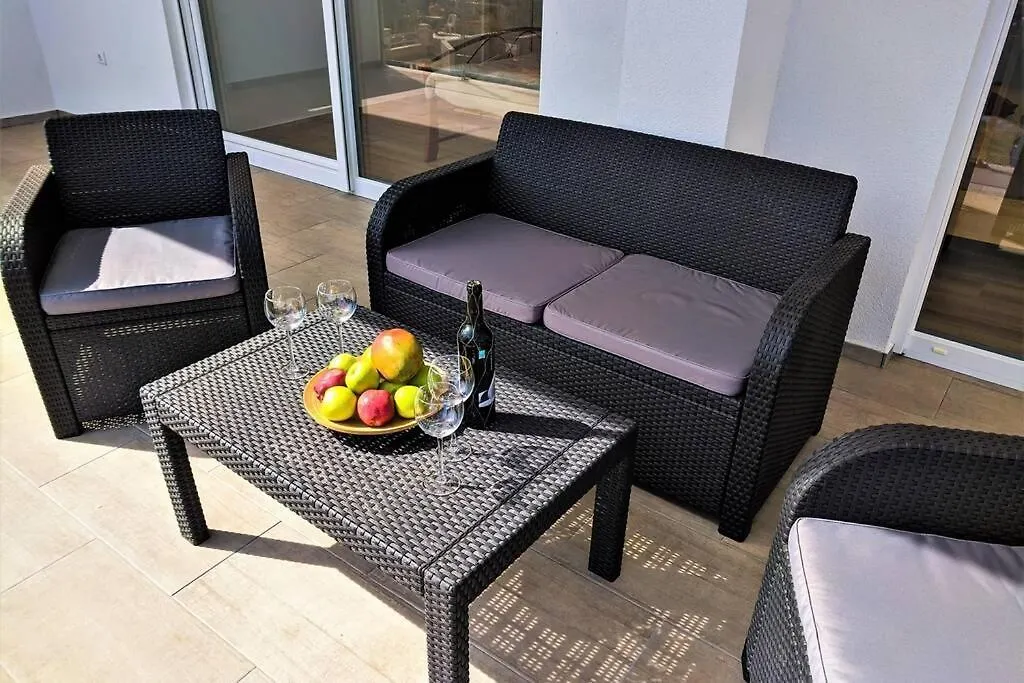 New Villa With Pool Barbariga