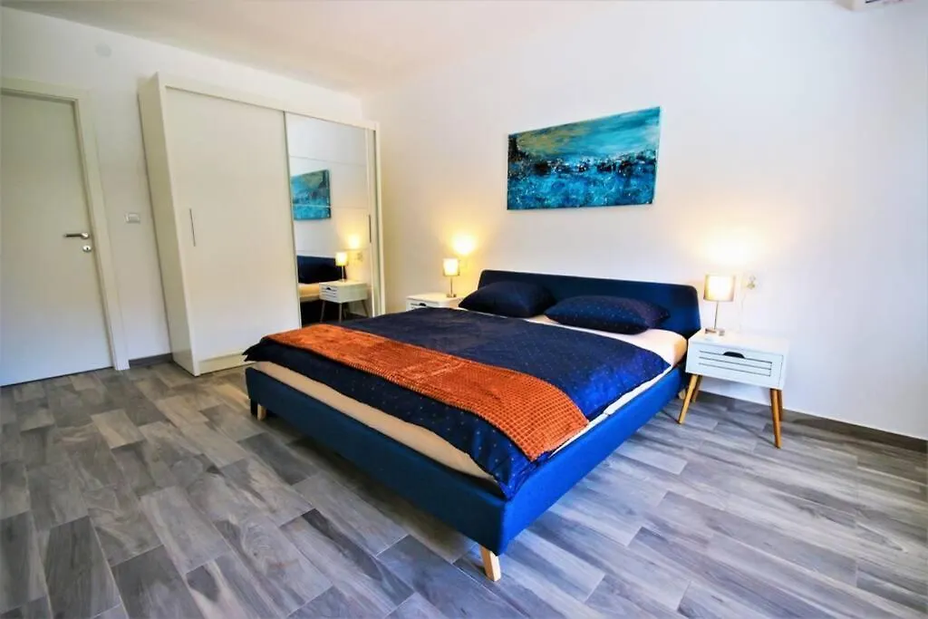 New Villa With Pool Barbariga